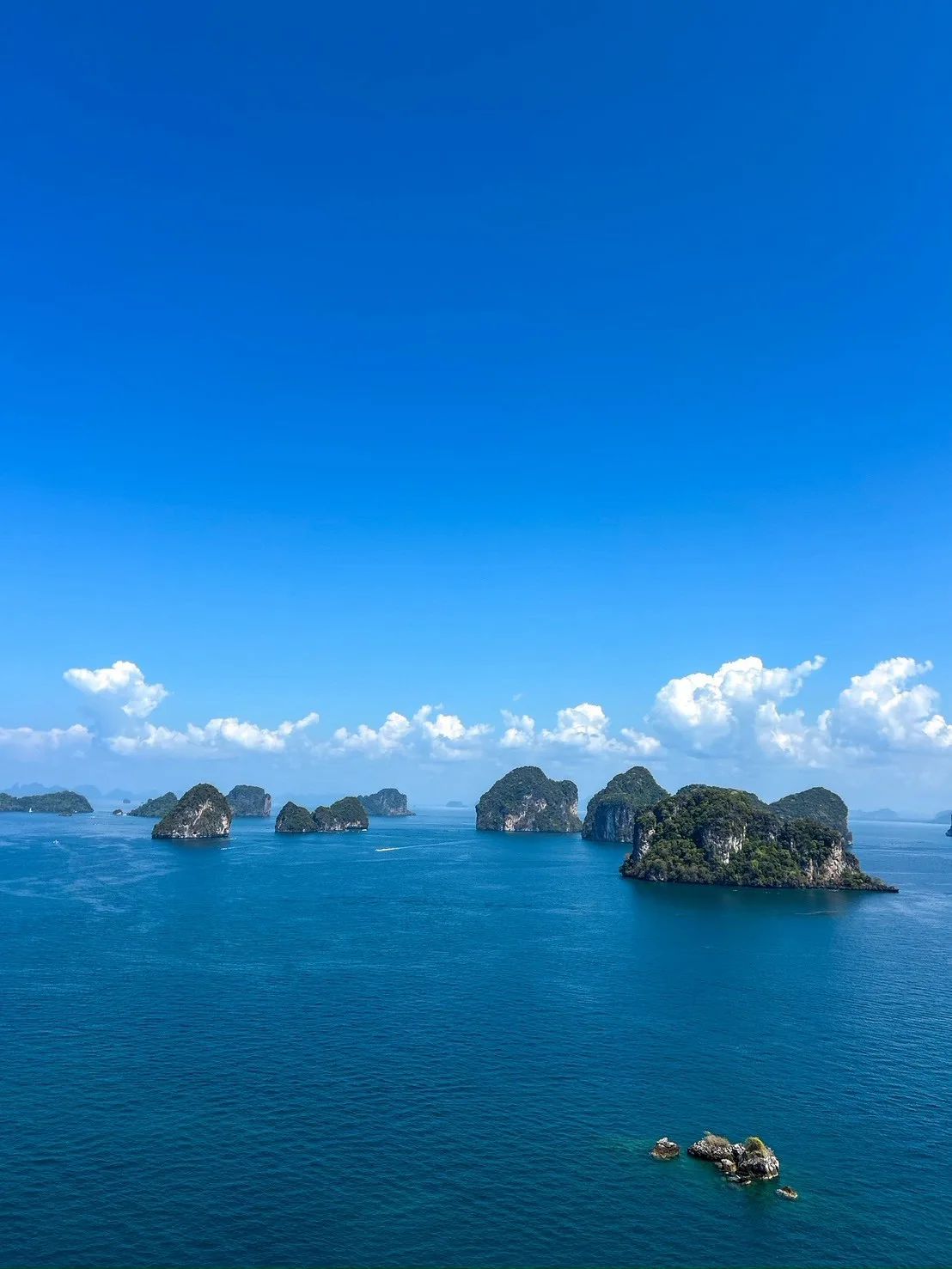 Hong Island tour from Phuket, longtail boat in Phang Nga Bay